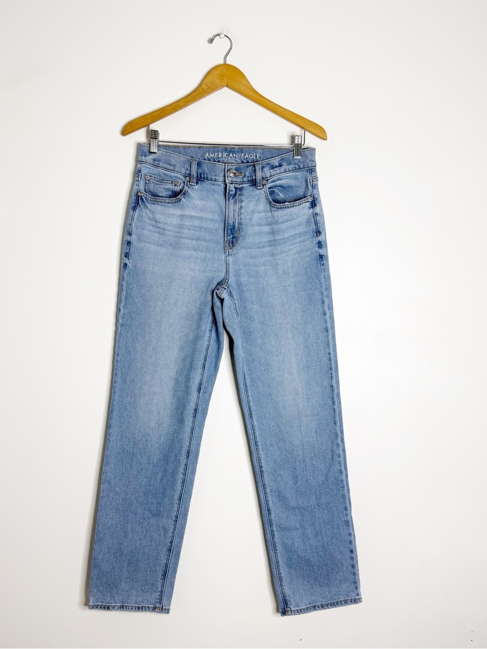 American Eagle Super High Rise Straight Jeans Size 6 Regular Light Wash Stretch